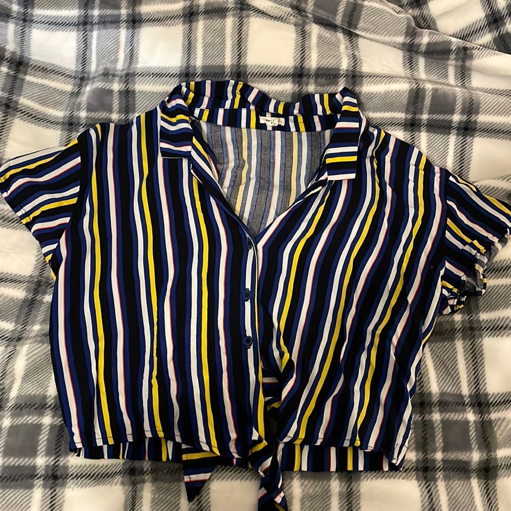 Discontinued Garage Button Crop Tie Front Top